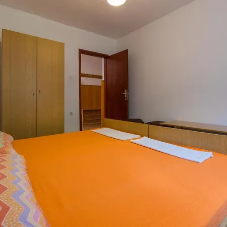 Apartment In 41383